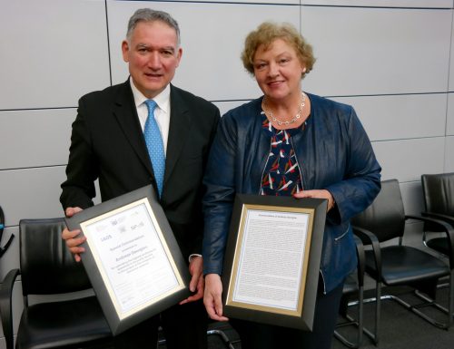 Andreas Georgiou (Former President of ELSTAT) and Ada van Krimpen (ISI Director).